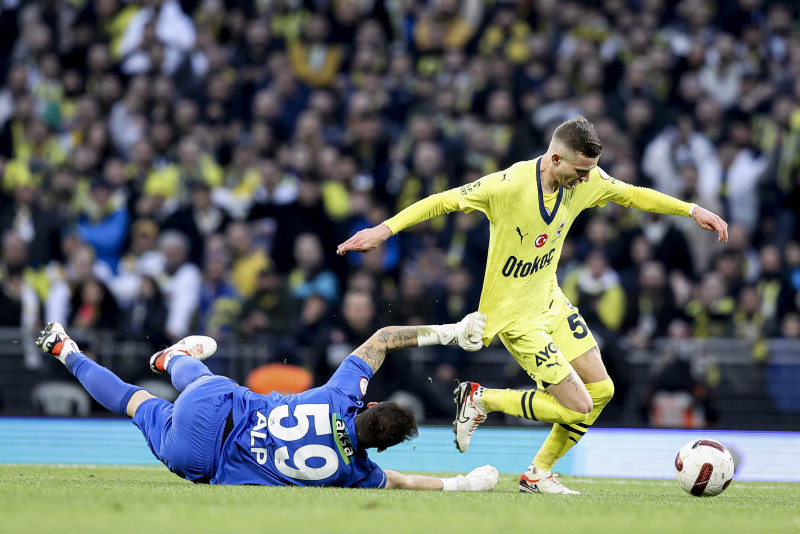 İngiliz devi Fenerbahçe’nin yıldızına talip! Tarihe geçecek bonservis