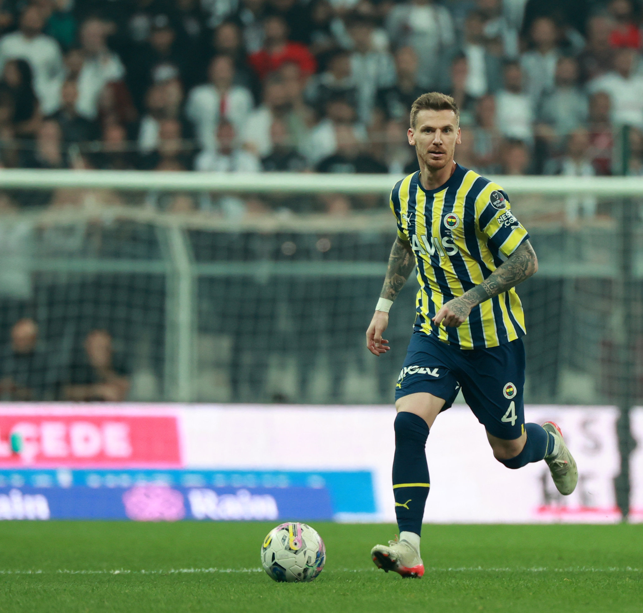 TRANSFER HABERİ: Fenerbahçe’de beklenen son! Yönetim ’kendine kulüp bul’ dedi