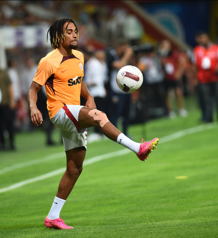 GALATASARAY HABERLERİ | Bayern Münih cephesinden flaş Sacha Boey sözleri! Uzun zamandır...