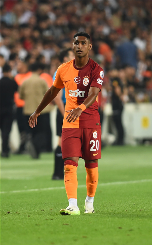 TRANSFER HABERİ: Galatasaray’da bir ayrılık daha! Bonservis bedeli 10 milyon Euro