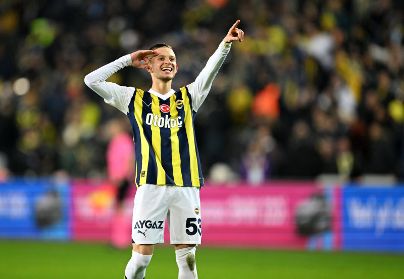 TRANSFER HABERLERİ - İngilizler peşinde! Fenerbahçe’nin yıldız ismine yeni talip