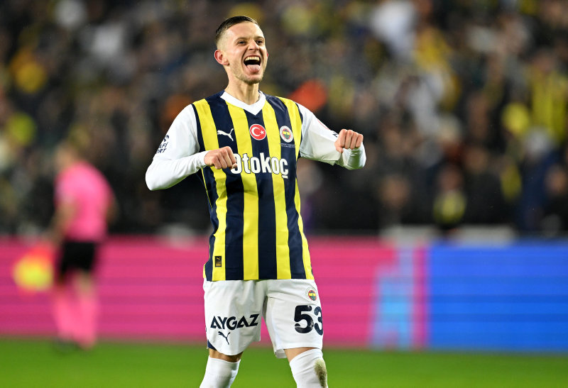 TRANSFER HABERLERİ - İngilizler peşinde! Fenerbahçe’nin yıldız ismine yeni talip