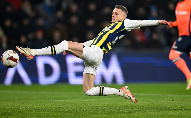 TRANSFER HABERLERİ - İngilizler peşinde! Fenerbahçe’nin yıldız ismine yeni talip