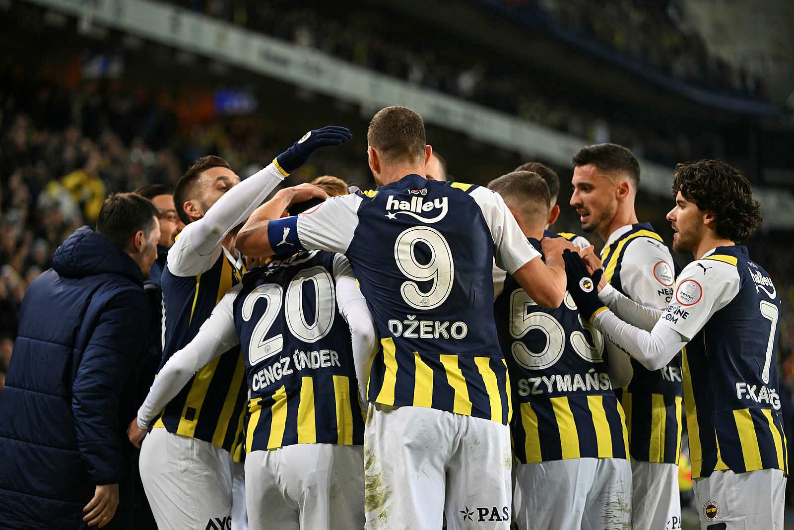 TRANSFER HABERİ: Fenerbahçe’de 3. ayrılık! Yeni adresi İspanya