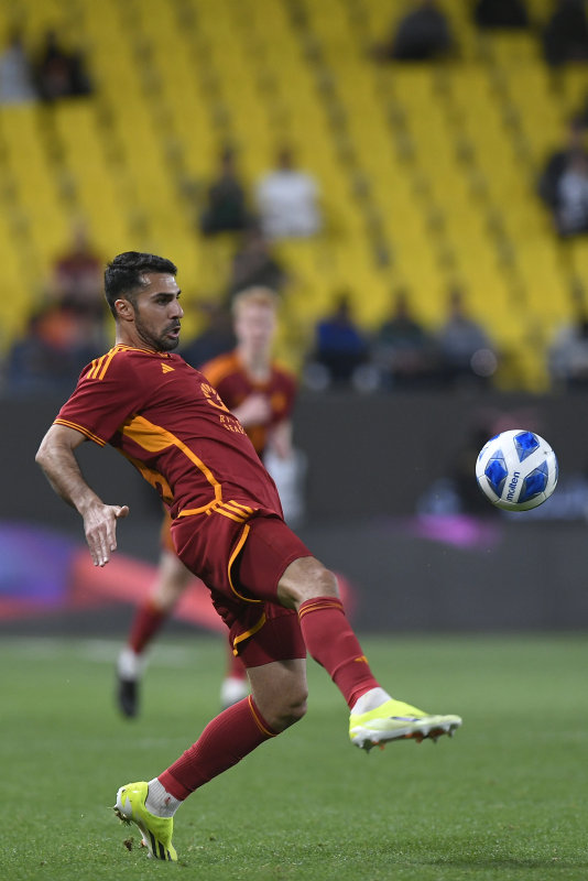 Galatasaray’da bek harekatı hız kazandı! Transfer listesi kabarık