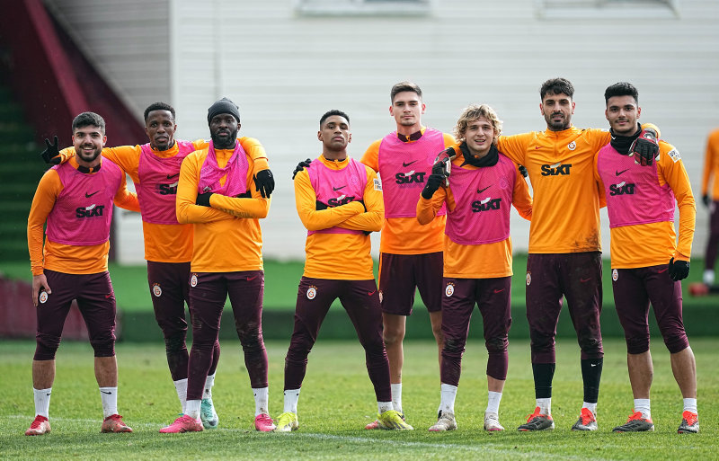 Galatasaray’da bek harekatı hız kazandı! Transfer listesi kabarık
