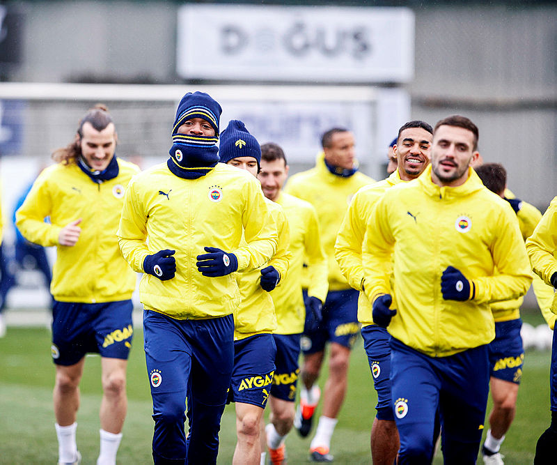 Fenerbahçe’de flaş gelişme! Transfer olmazsa sözleşmesi dondurulacak