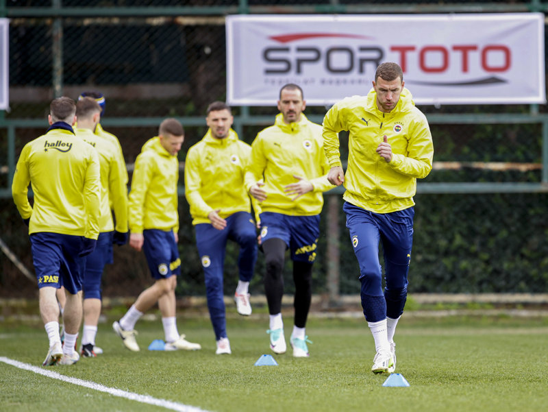TRANSFER HABERİ - Avrupa devleri peşinde! Fenerbahçe’nin yıldız ismi paylaşılamıyor