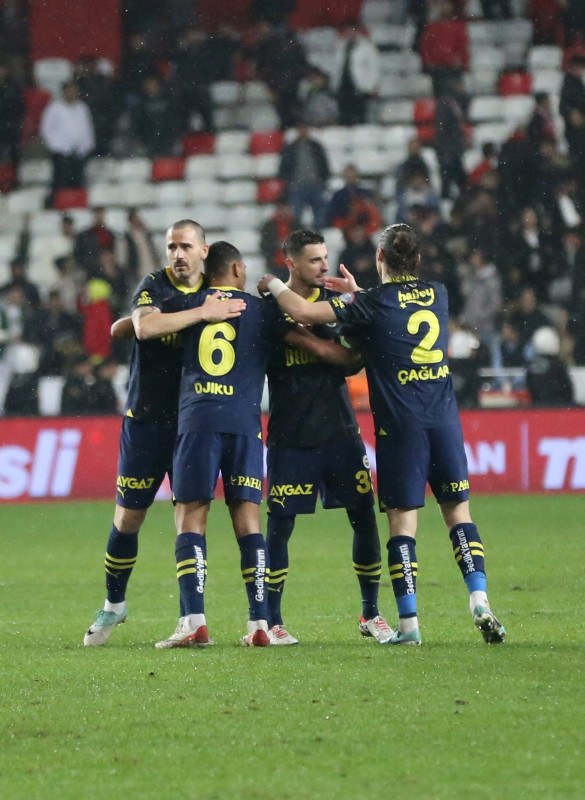 TRANSFER HABERİ: Fenerbahçe’de bir veda daha! Yeni kulübü belli oldu
