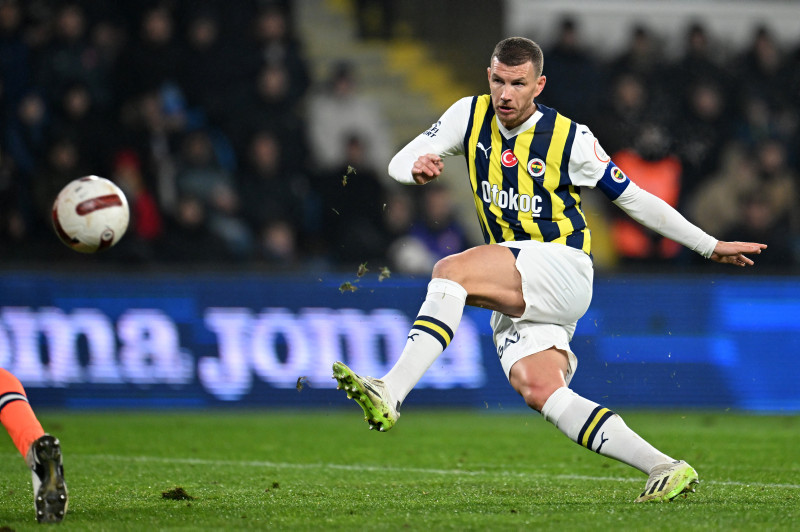 FENERBAHÇE HABERLERİ | İsmail Kartal’dan Edin Dzeko’ya terapi! İşte o konuşma
