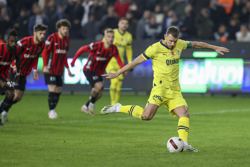 FENERBAHÇE HABERLERİ | İsmail Kartal’dan Edin Dzeko’ya terapi! İşte o konuşma