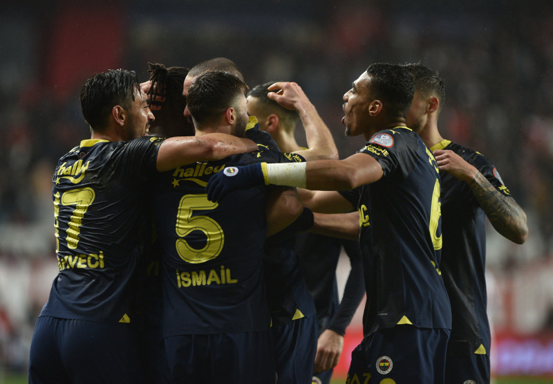 Michy Batshuayi Fenerbahçe tarihine geçti!