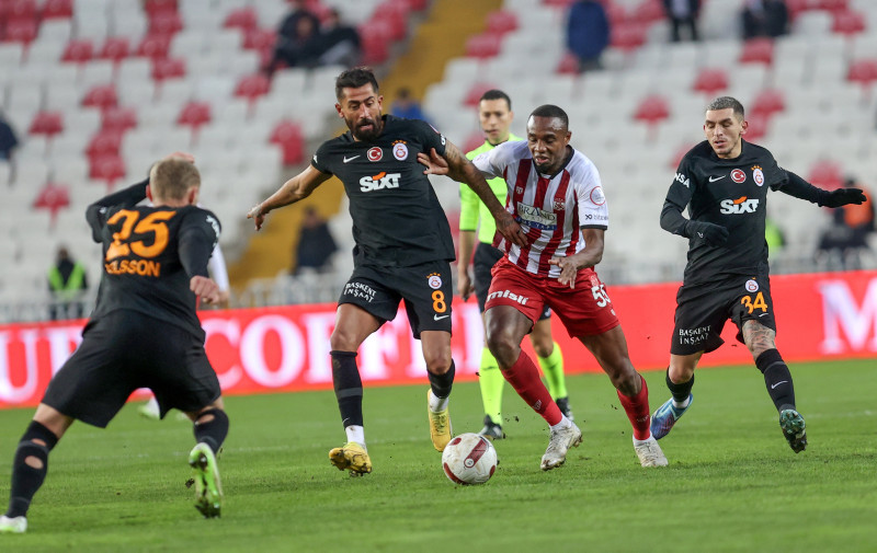 Galatasaray’da Derrick Köhn sürprizi! Özel olarak...