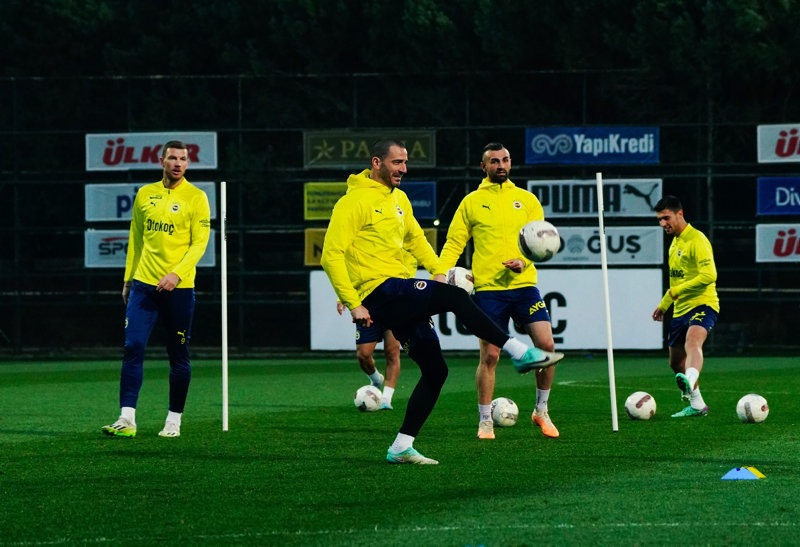 TRANSFER HABERİ | İsmail Yüksek’in alternatifi La Liga’dan! Fenerbahçe’ye Arjantinli ön libero