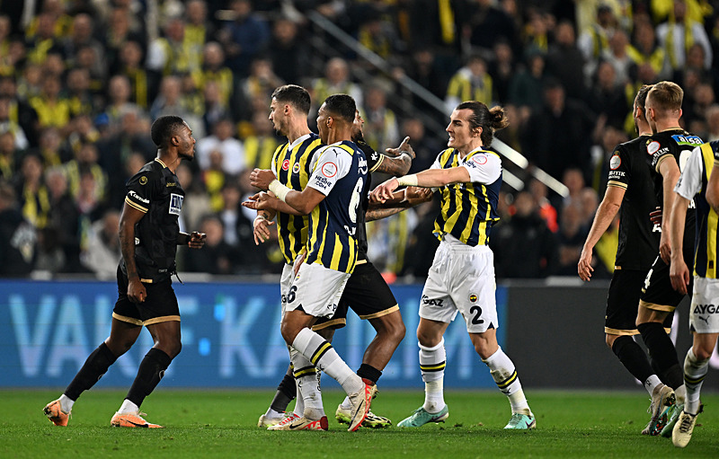 Spor yazarları Fenerbahçe - Corendon Alanyaspor maçını yorumladı