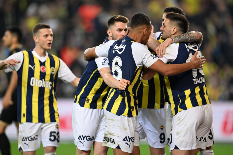 TRANSFER HABERİ: Yıllarca Barcelona’da oynadı! Sezon sonunda Fenerbahçe’ye geliyor