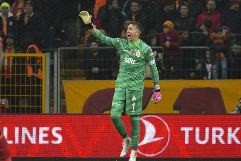 TRANSFER HABERİ: Galatasaray’dan flaş Muslera kararı! Sözleşmesi...