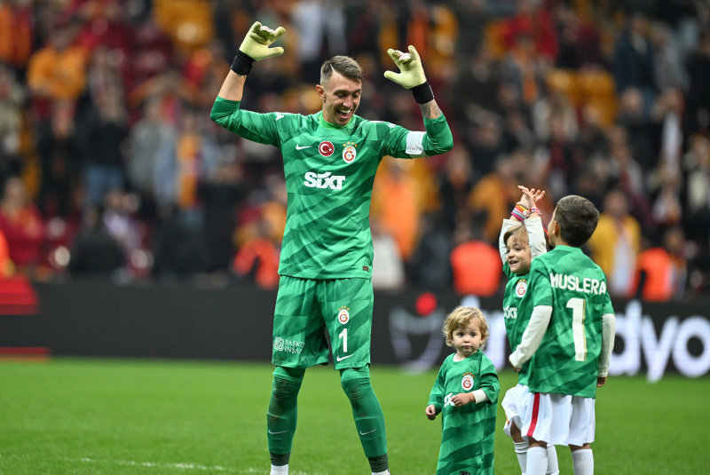 TRANSFER HABERİ: Galatasaray’dan flaş Muslera kararı! Sözleşmesi...