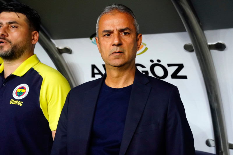Fenerbahçe’de kritik toplantı! İsmail Kartal’dan Ali Koç’a flaş Galatasaray sözleri