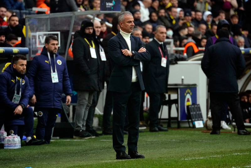 Fenerbahçe’de kritik toplantı! İsmail Kartal’dan Ali Koç’a flaş Galatasaray sözleri