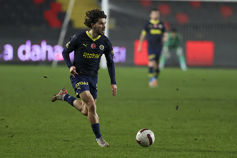 FENERBAHÇE TRANSFER HABERLERİ: Ferdi Kadıoğlu’na İngiliz kancası! Sezon sonunda...