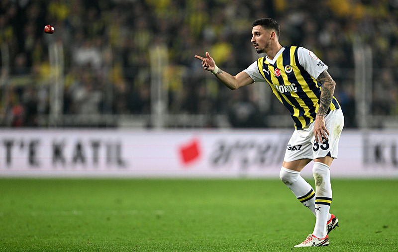 FENERBAHÇE TRANSFER HABERLERİ: Ferdi Kadıoğlu’na İngiliz kancası! Sezon sonunda...