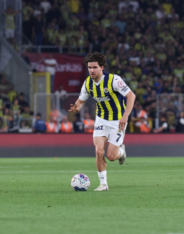 FENERBAHÇE TRANSFER HABERİ: Ferdi Kadıoğlu devlerin radarında! Resmi teklif geldi