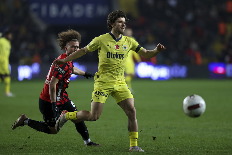 FENERBAHÇE TRANSFER HABERİ: Ferdi Kadıoğlu devlerin radarında! Resmi teklif geldi