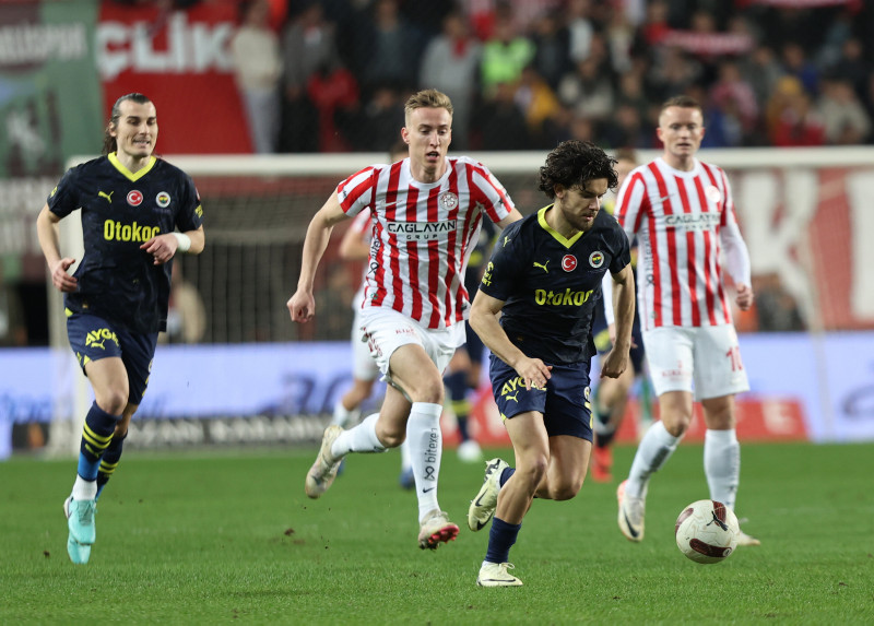 FENERBAHÇE TRANSFER HABERİ: Ferdi Kadıoğlu devlerin radarında! Resmi teklif geldi