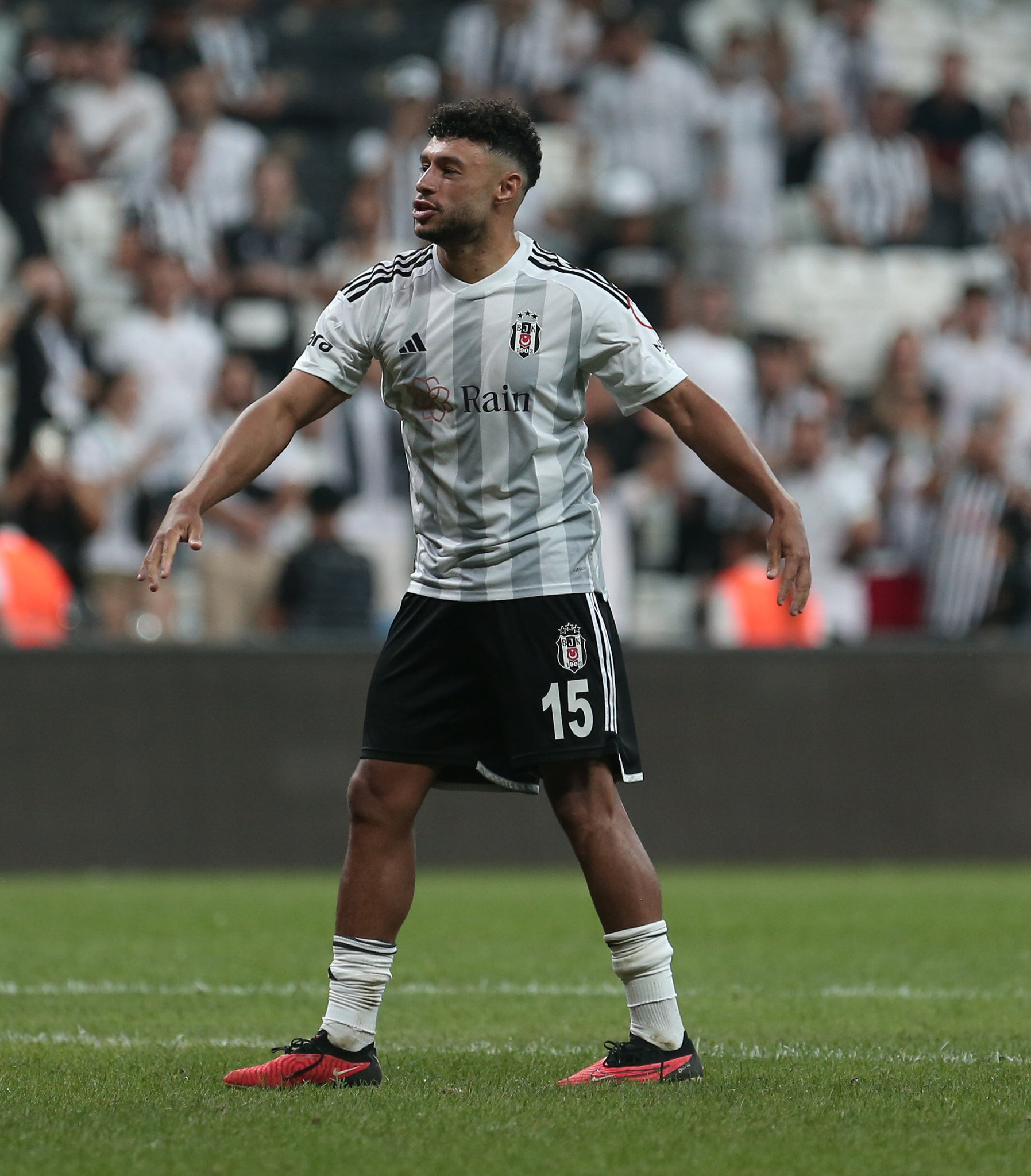 Beşiktaş’ta Chamberlain’in lisansı dondurulacaktı ama kabul etmedi! Nedeni ortaya çıktı