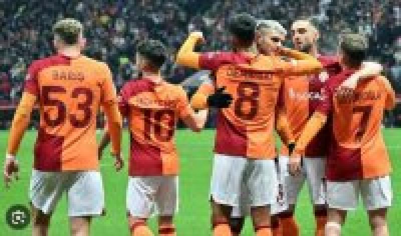 GALATASARAY HABERLERİ | Okan Buruk’tan oyuncularına tur uyarısı! Galatasaray’ın hedefi...