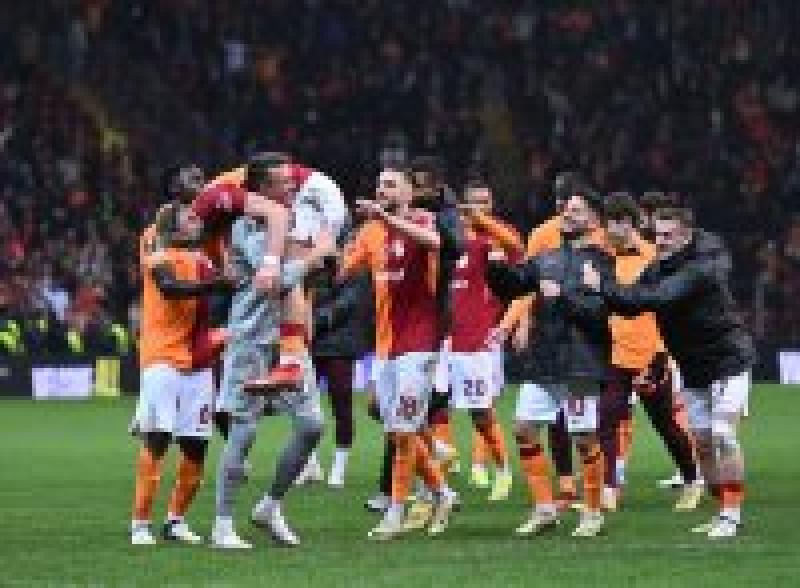 GALATASARAY HABERLERİ | Okan Buruk’tan oyuncularına tur uyarısı! Galatasaray’ın hedefi...
