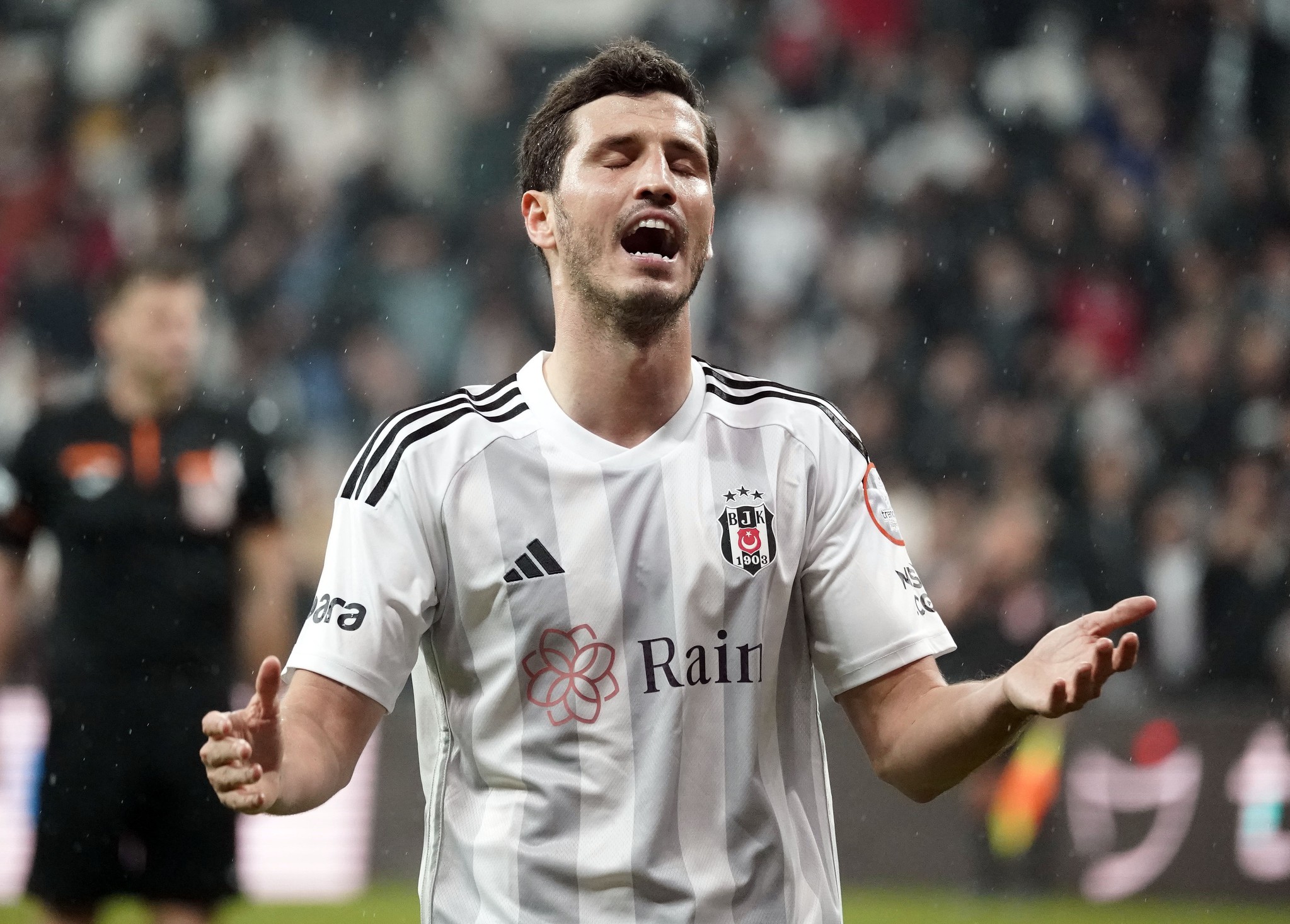 Sözleşmesi bitiyor! Beşiktaş’ta yıldız ismin geleceği belli oldu