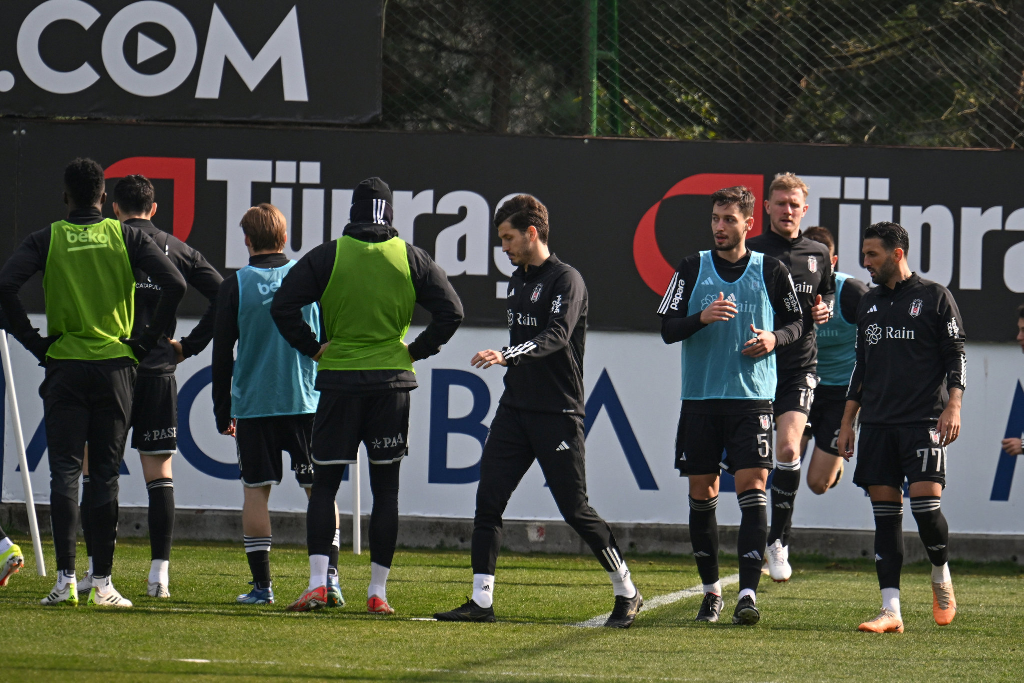 Beşiktaş - Galatasaray derbisi öncesi büyük tehlike! İşte kart sınırındaki futbolcular