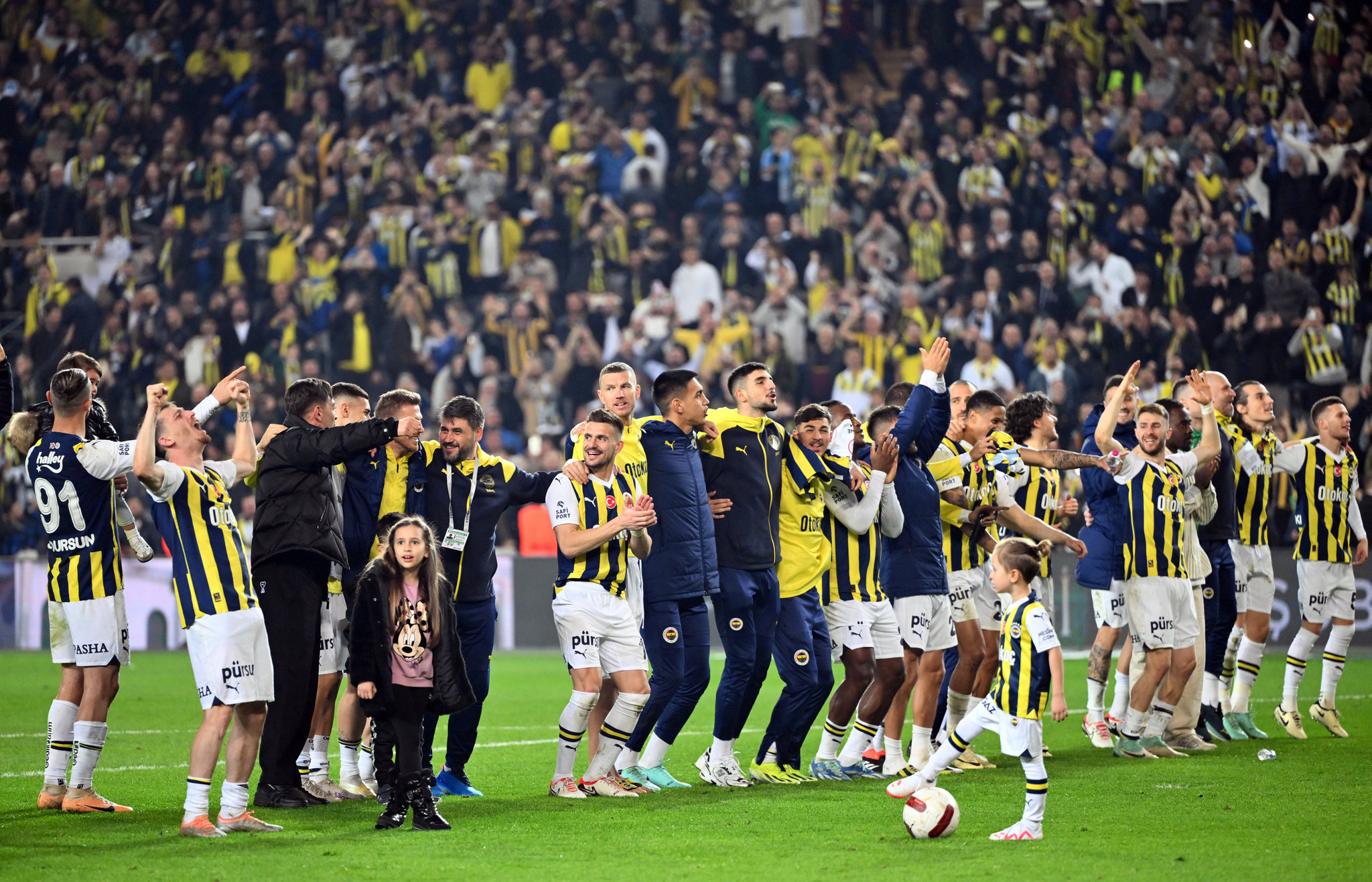 Sezon sonu sil baştan! Fenerbahçe’de 9 ayrılık birden