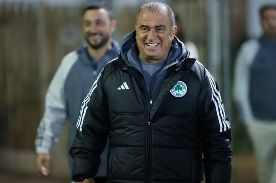 Yunanistan’da Panathinaikos taraftarı isyan etti! Fatih Terim gönderilsin
