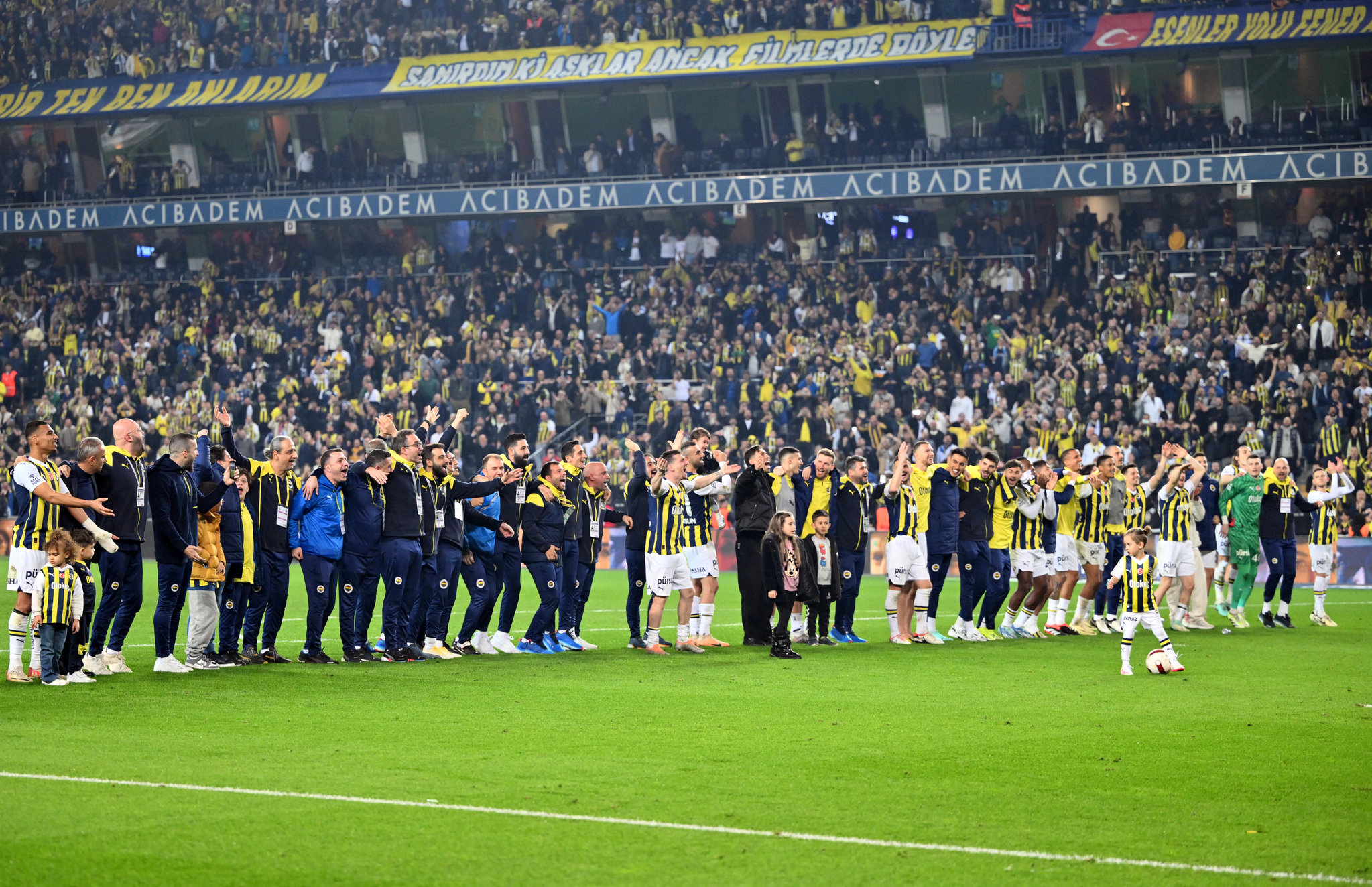Fenerbahçe’de flaş gelişme! Yönetimden İsmail Kartal’la özel görüşme