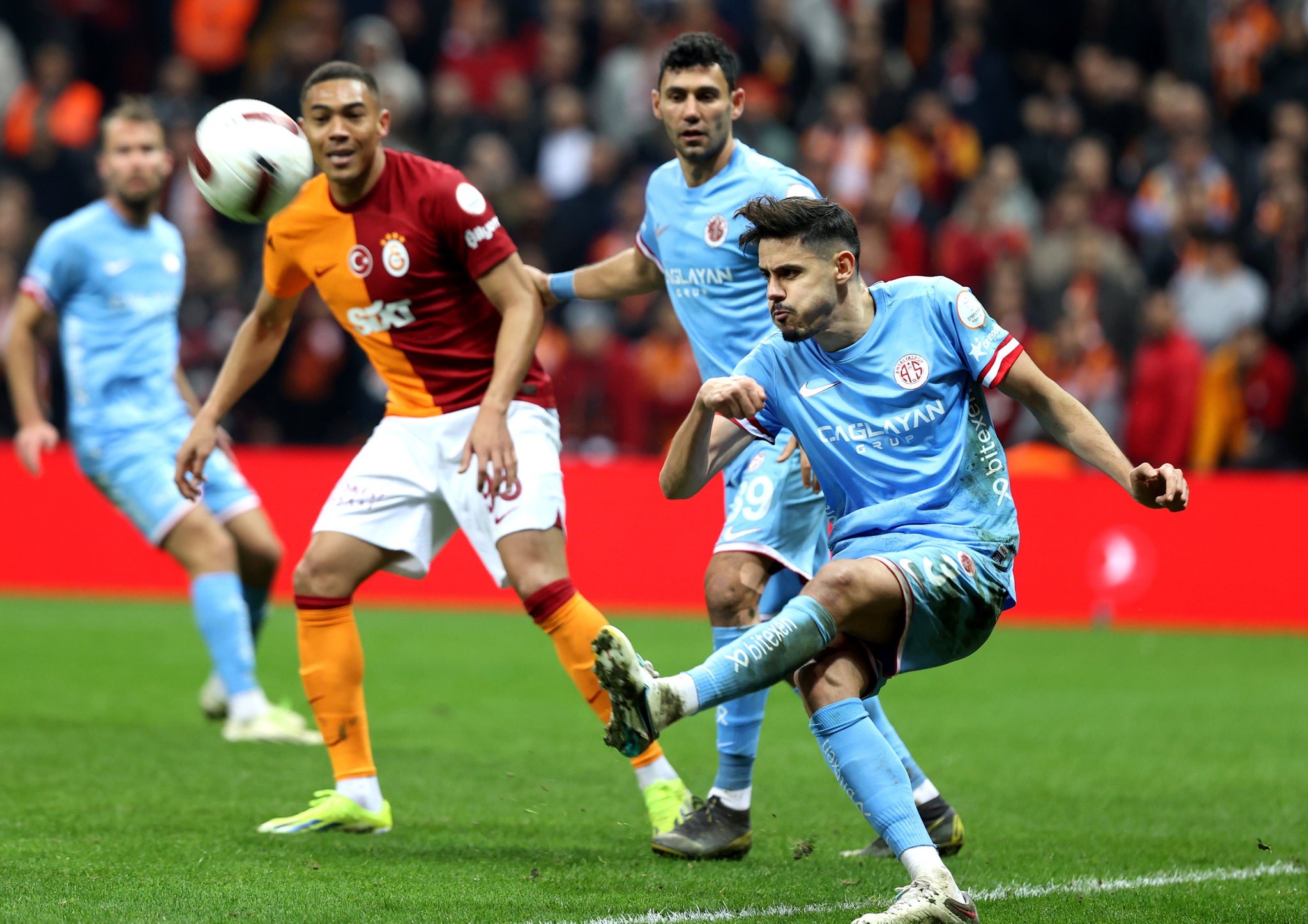 Ömer Üründül Galatasaray - Antalyaspor maçını değerlendirdi! Alman disiplini...