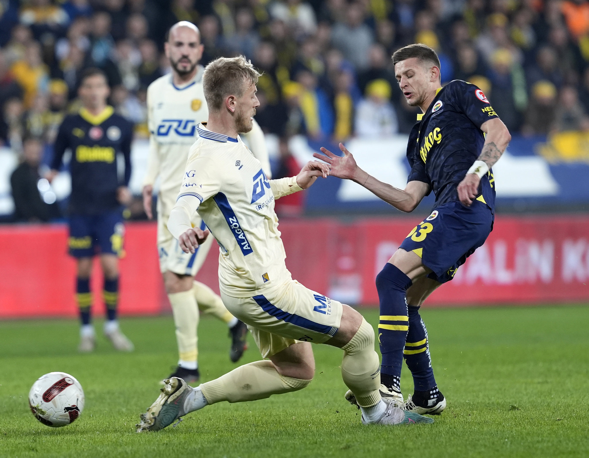 FENERBAHÇE TRANSFER HABERİ - Sebastian Szymanski sezon sonu yolcu! Bonservis bedeli...