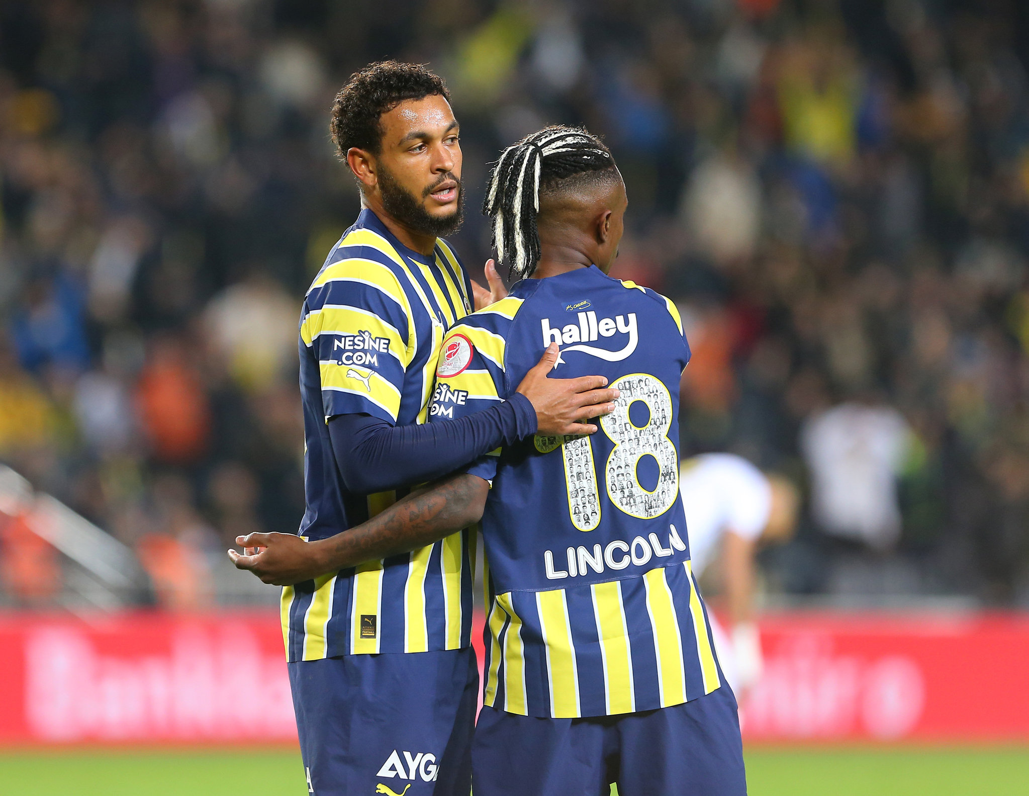 TRANSFER HABERİ: Fenerbahçe’ye dev piyango! İki futbolcu...
