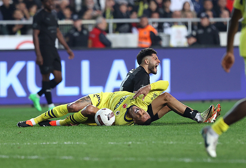 FENERBAHÇE TRANSFER HABERİ | İtalya ekibi Rodrigo Becao’nun peşinde! O bonservisi gözden çıkardılar