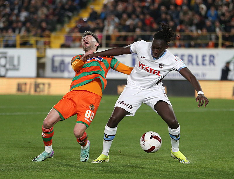 Spor yazarları Corendon Alanyaspor - Trabzonspor maçını yorumladı! Böyle gol yenir mi?