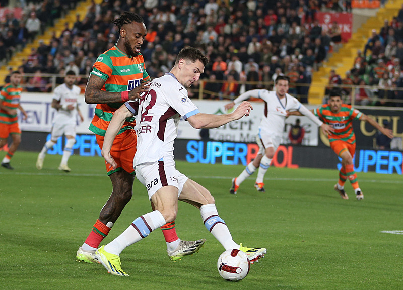 Spor yazarları Corendon Alanyaspor - Trabzonspor maçını yorumladı! Böyle gol yenir mi?