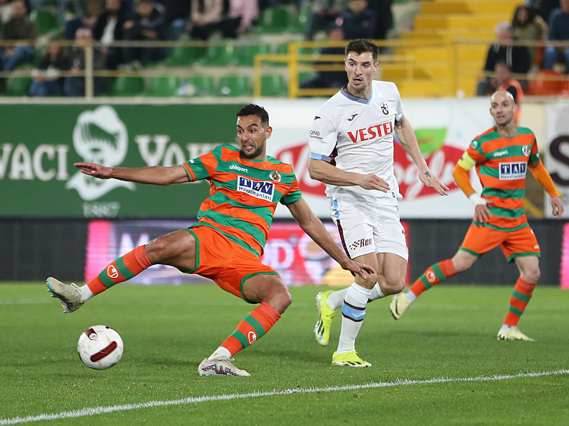 Spor yazarları Corendon Alanyaspor - Trabzonspor maçını yorumladı! Böyle gol yenir mi?