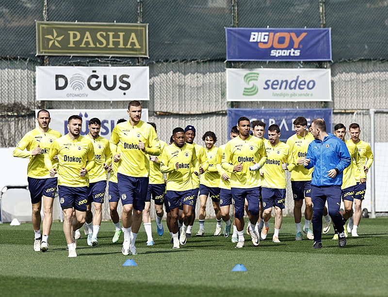 FENERBAHÇE HABERLERİ | İsmail Kartal’dan Avrupa revizyonu! İlk 11’de büyük değişiklik