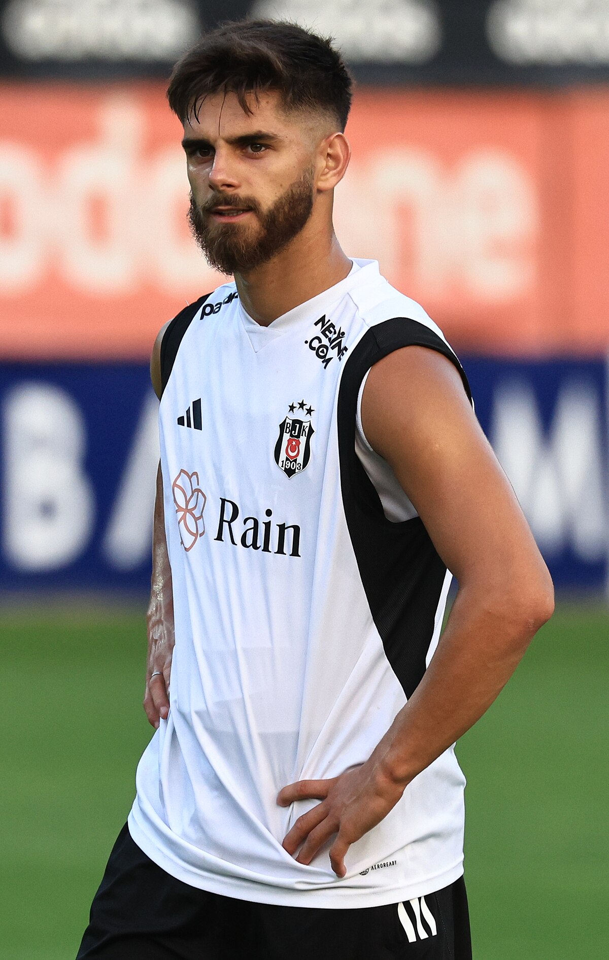 Beşiktaş’ta sil baştan! 9 oyuncu ile yollar ayrılacak