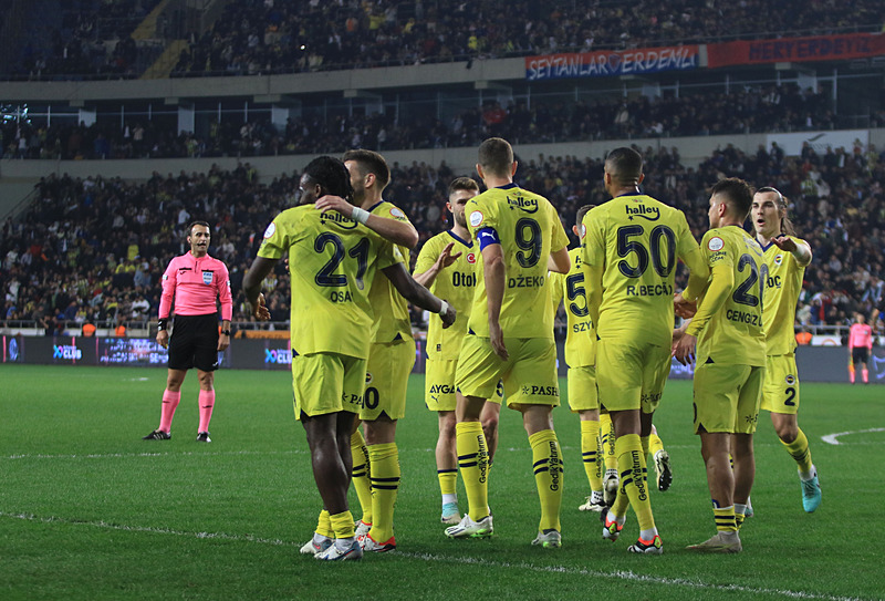 Yıldız isim isyan etti! Fenerbahçe’de ayrılık