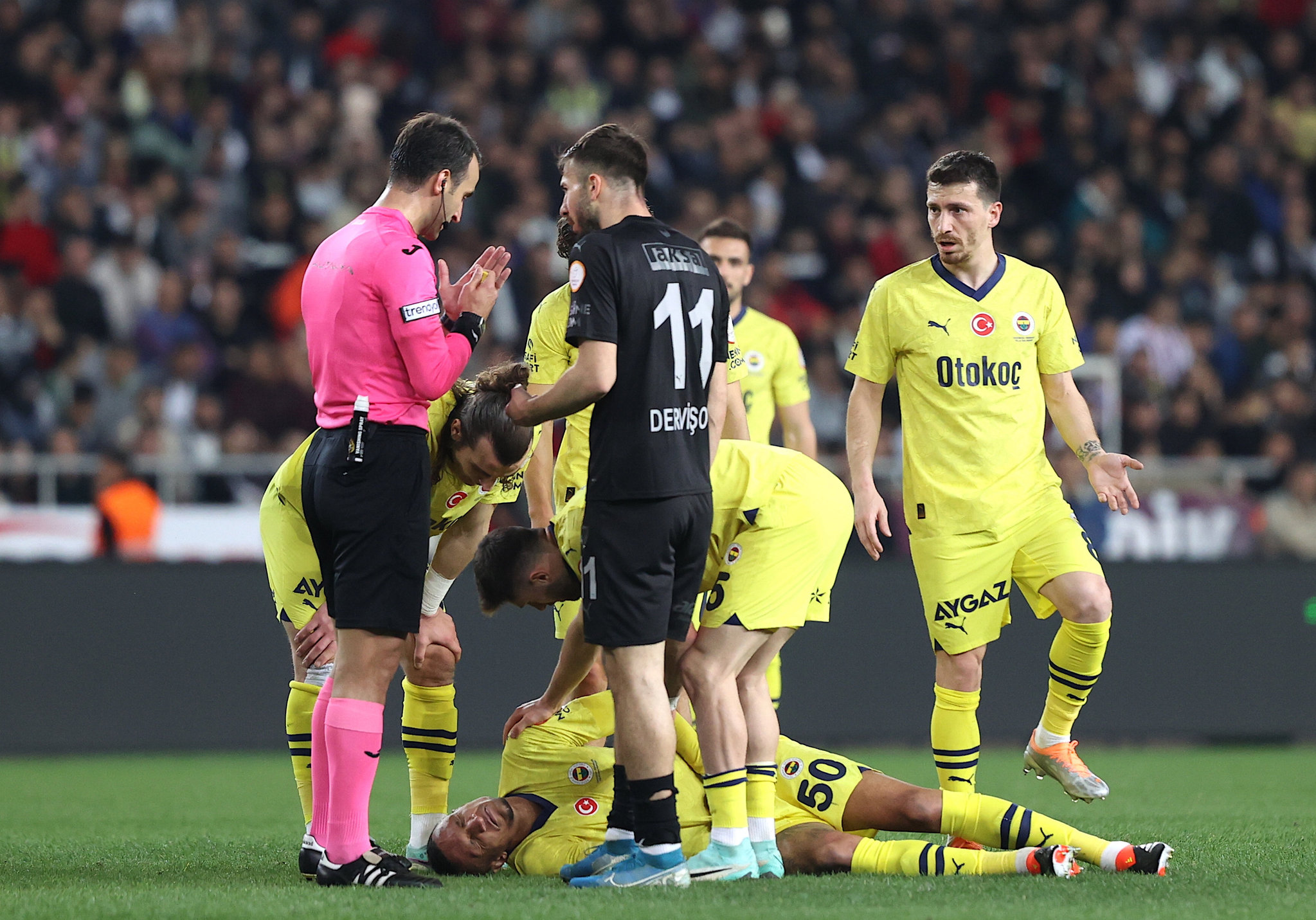 Fenerbahçe’de Rodrigo Becao şoku! Sahalardan ne kadar uzak kalacak?