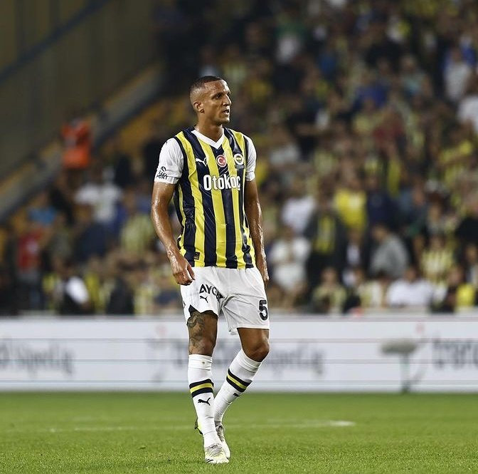 Fenerbahçe’de Rodrigo Becao şoku! Sahalardan ne kadar uzak kalacak?
