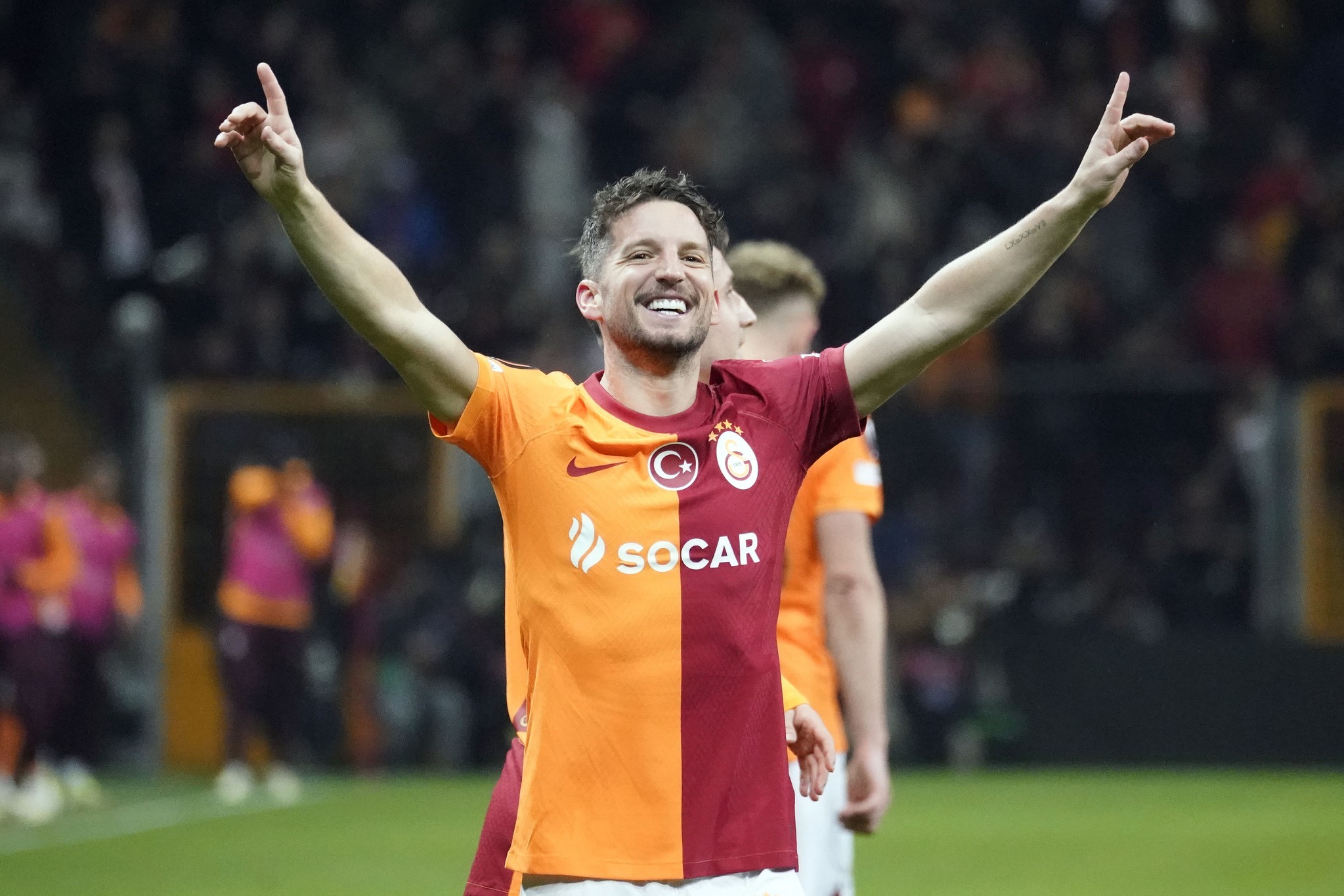 Galatasaray’da gündem Dries Mertens! Menajeri İstanbul’a davet edildi